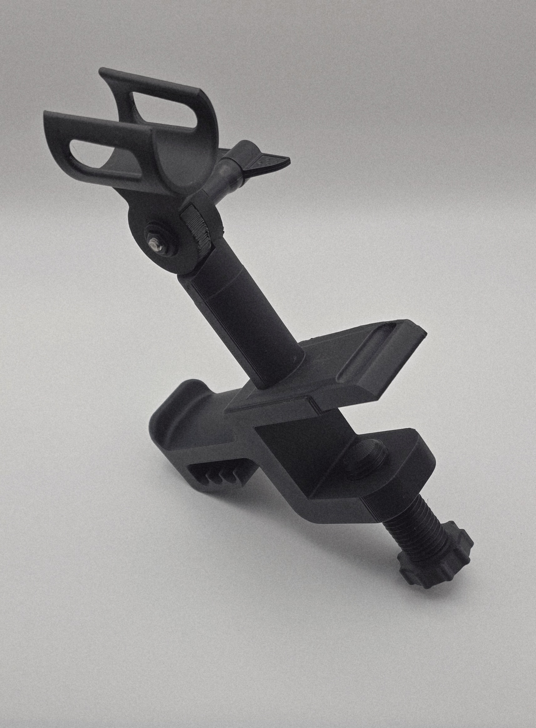 Headphone and mic table clamp angle 1